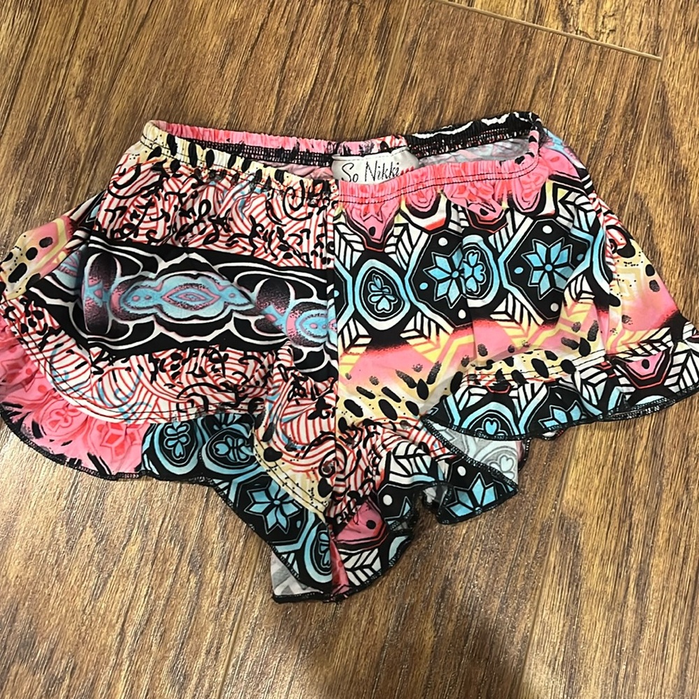 So Nikki Flowy shorts